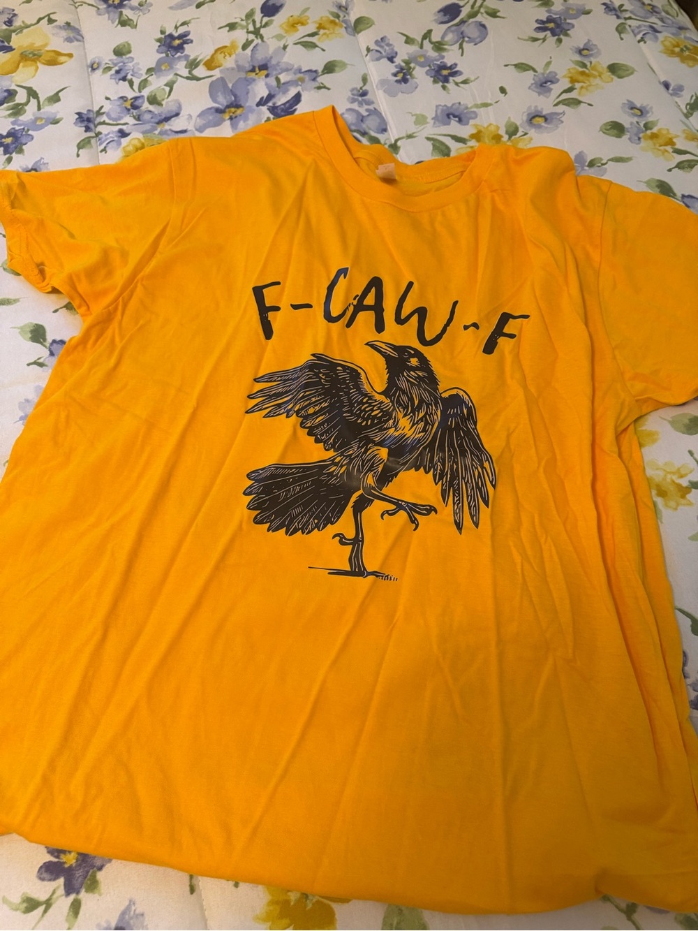 Fall Graphic T-Shirt with Raven Design “f-caw-f” size large